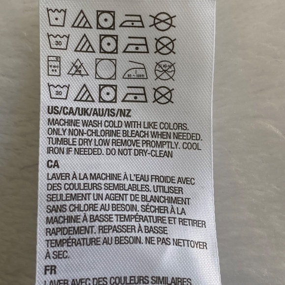 Kirkland Signature Straight Leg Jeans, High Rise, Blue (Indigo) Size 8, NWT - Picture 15 of 15